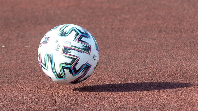 国际雪联单板滑雪平行大回转世界杯首站在内蒙古开赛.